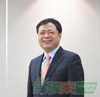 全國(guó)政協(xié)常委、正泰集團(tuán)董事長(zhǎng)南存輝建議，盡快出臺(tái)《碳排放權(quán)交易管理暫行條例》，提升碳交易市場(chǎng)立法層級(jí)與效力，加強(qiáng)碳市場(chǎng)配額制度研究
